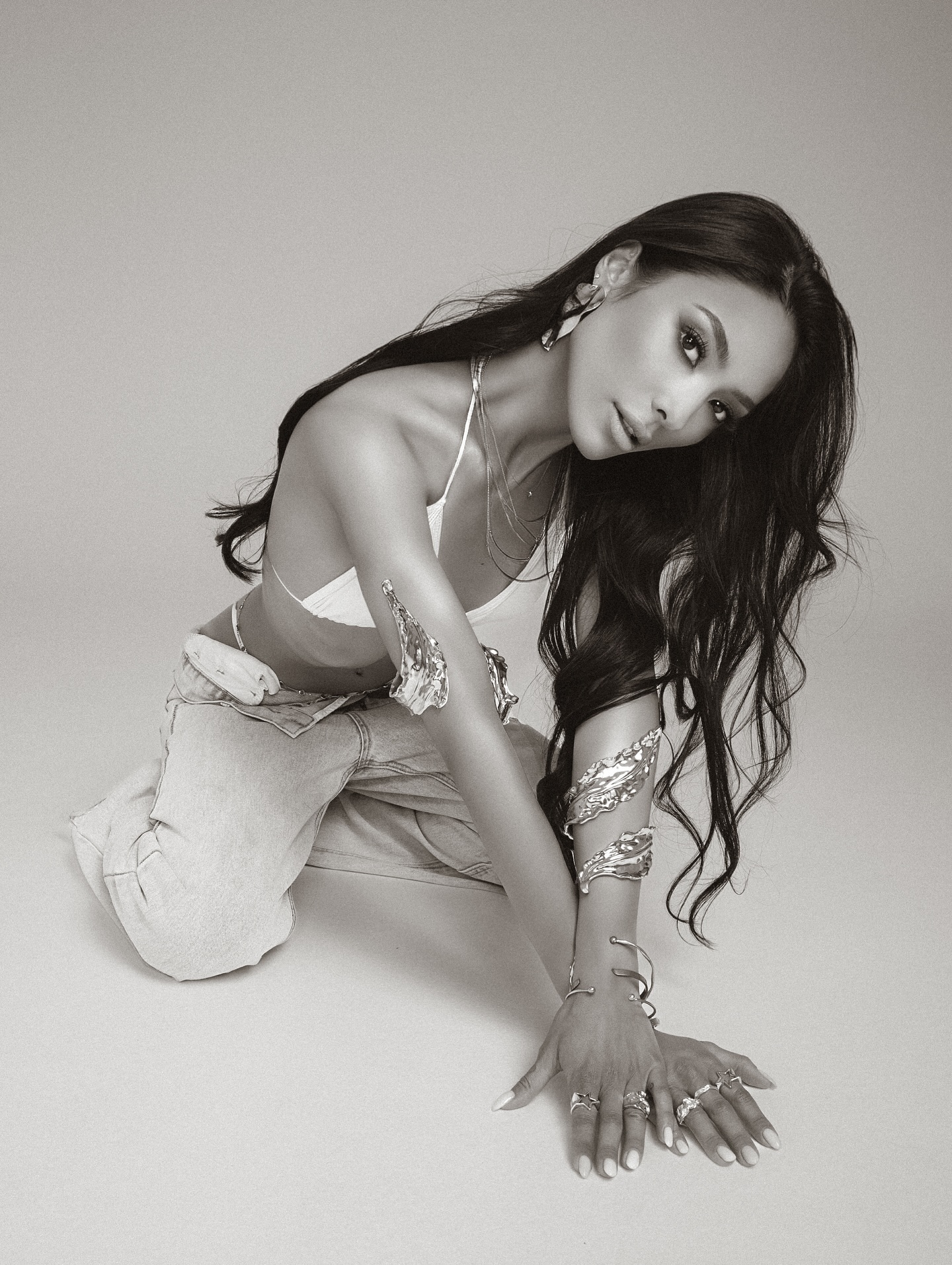 B&W