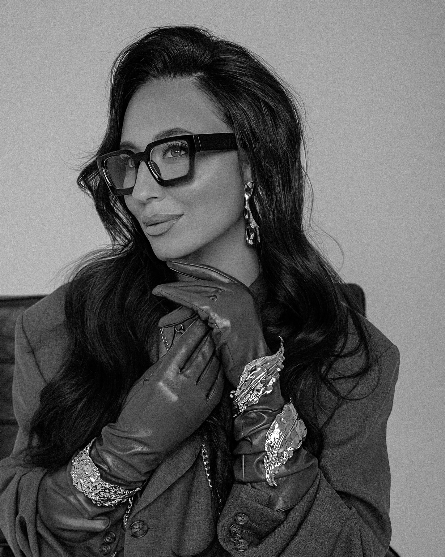 B&W